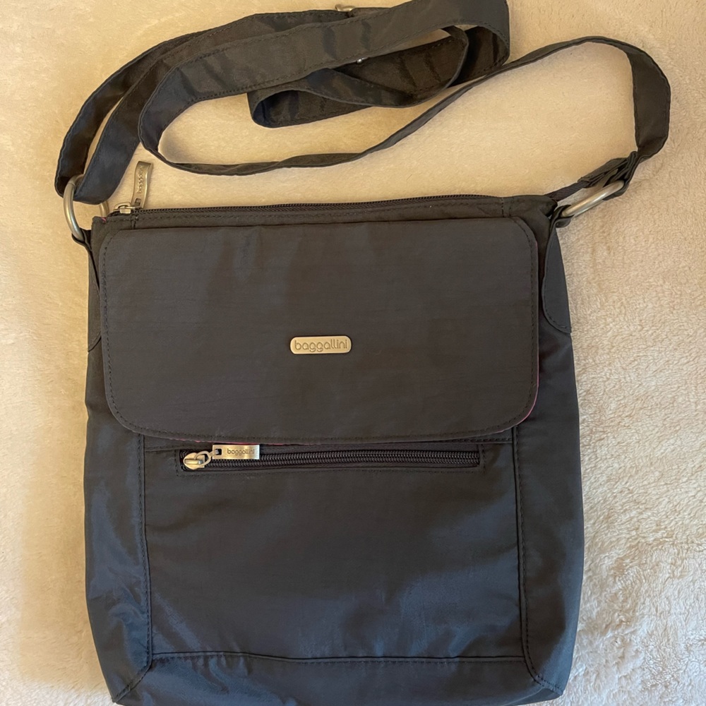 Baggallini crossbody travel bag purse
